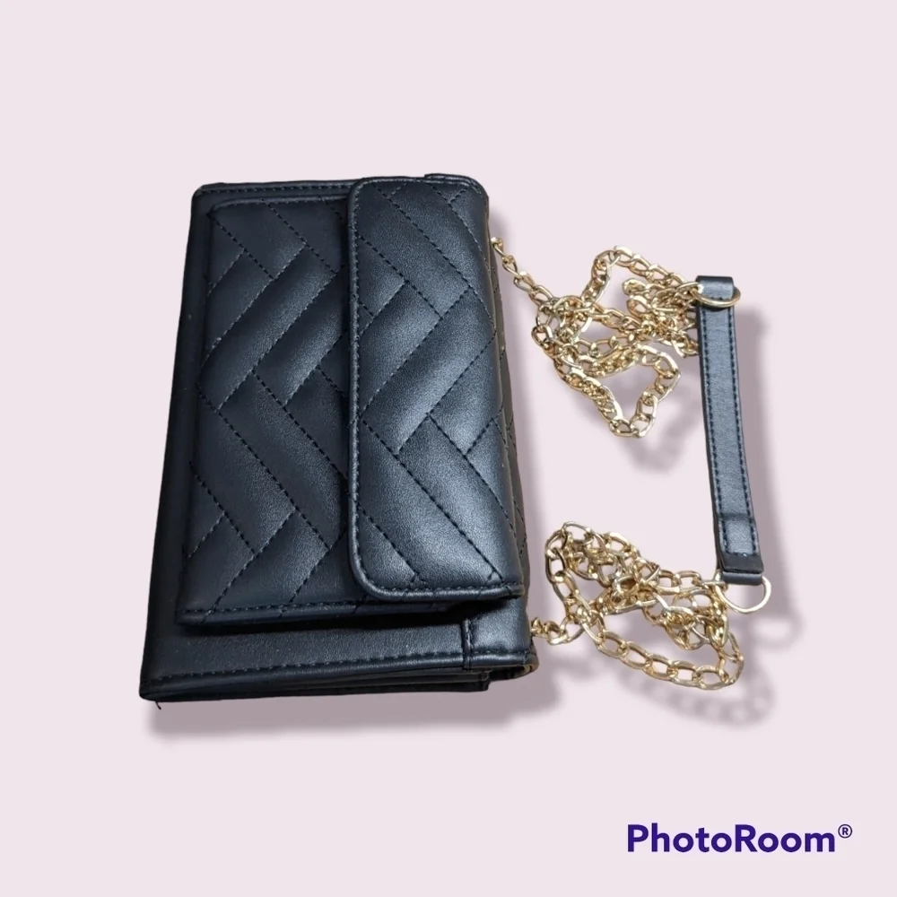 BEBE quilt embossed Saffiano Crossbody Black Purse - Picture 6 of 9